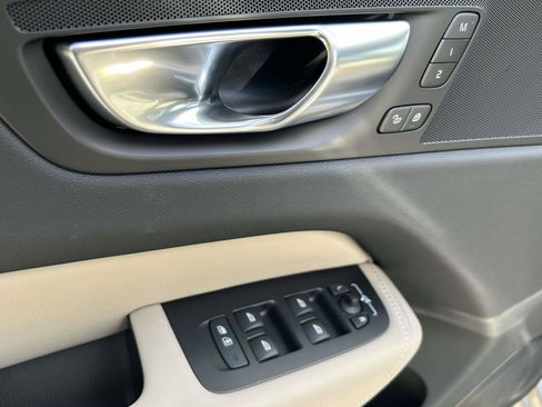 New 2026 Volvo XC60 B5 Plus w/ Protection Package Premier image 20