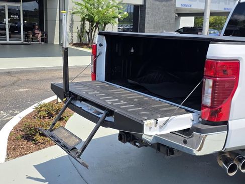 Used 2022 Ford F250 Lariat w/ Lariat Ultimate Package AWD/4WD image 36