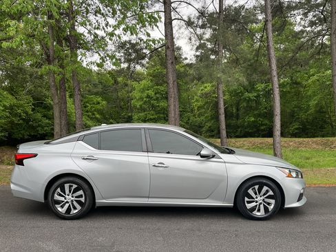 Used 2019 Nissan Altima 2.5 S image 10