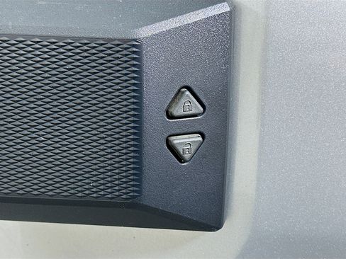 Used 2025 Toyota 4Runner TRD Off-Road image 30