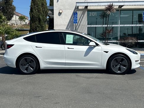 Used 2023 Tesla Model 3 Standard Range image 3