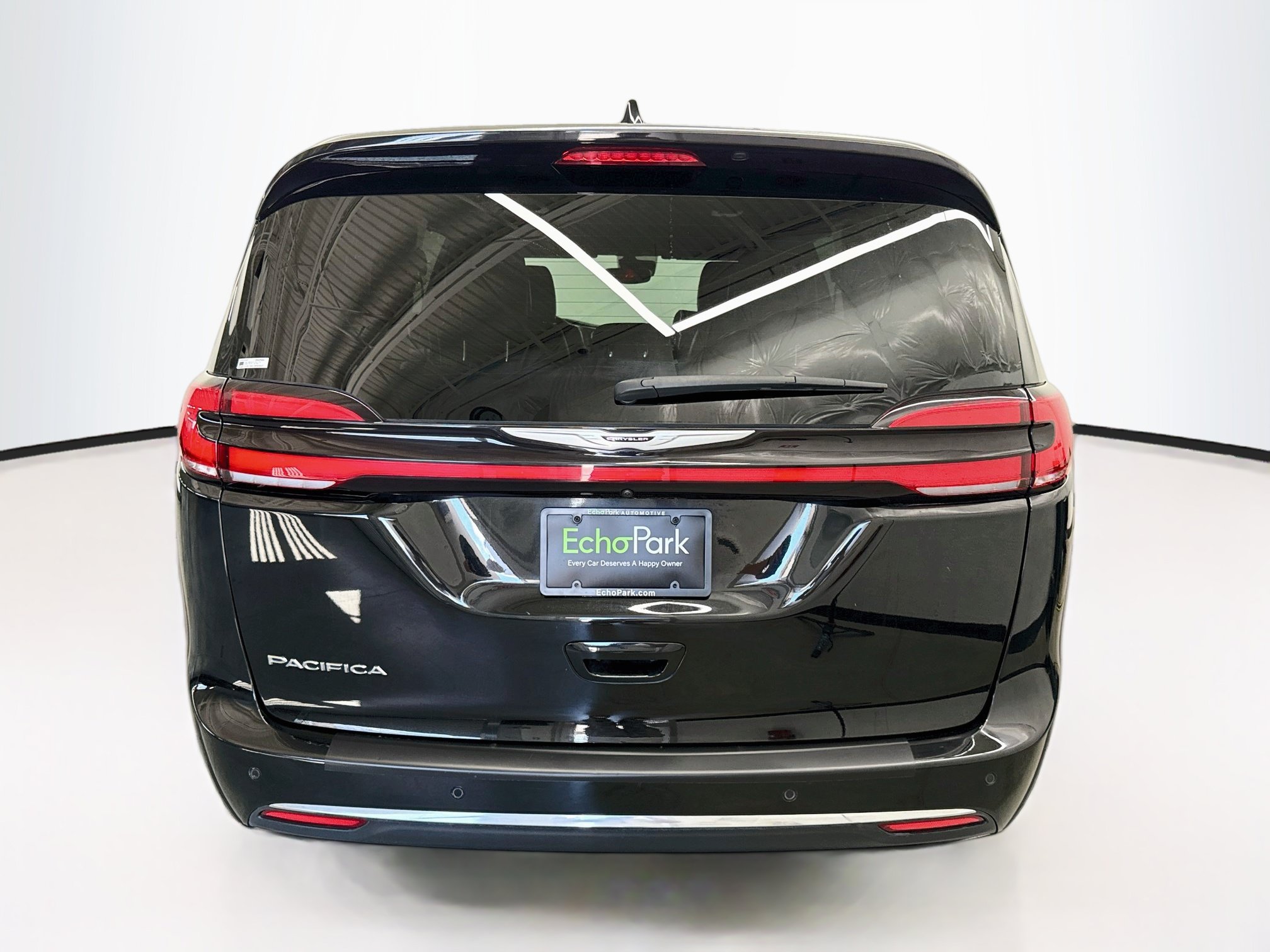Used 2025 Chrysler Pacifica Select FWD image 7