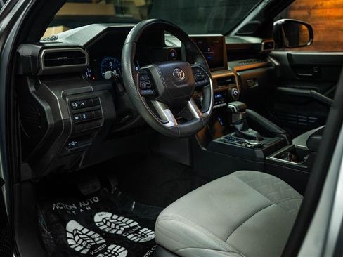 Used 2024 Toyota Tacoma SR5 w/ SR5 Upgrade Package image 8