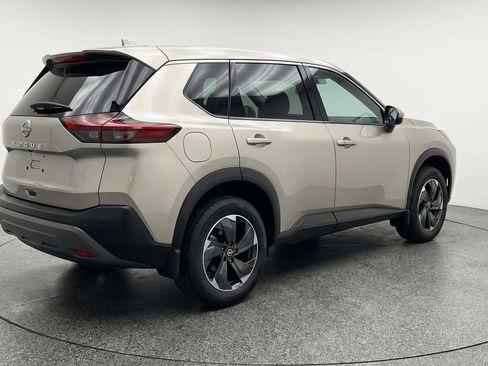 Used 2025 Nissan Rogue SV image 9