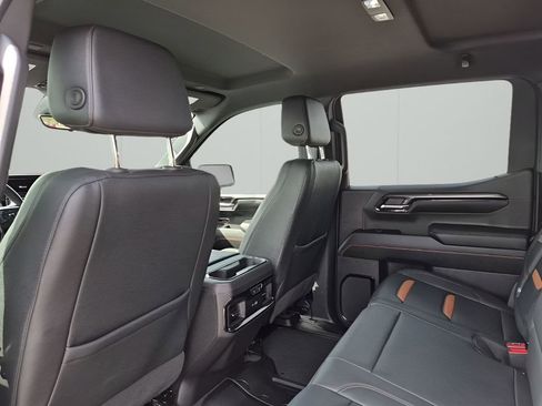 Used 2024 GMC Sierra 1500 AT4 w/ Technology Package image 18
