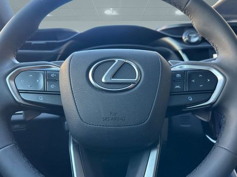 Used 2023 Lexus RZ 450e Premium image 18