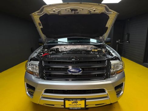 Used 2017 Ford Expedition XLT RWD image 42