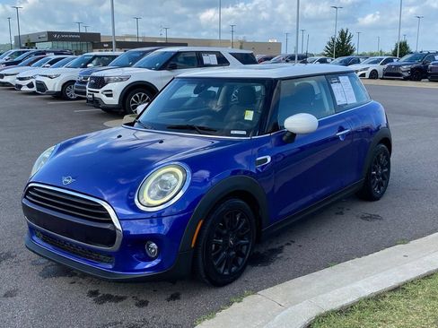 Used 2021 MINI Cooper 2-Door Hardtop FWD image 3