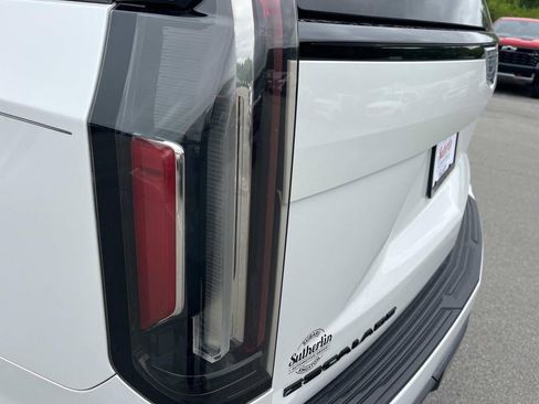 Used 2022 Cadillac Escalade ESV Sport Platinum AWD/4WD image 8