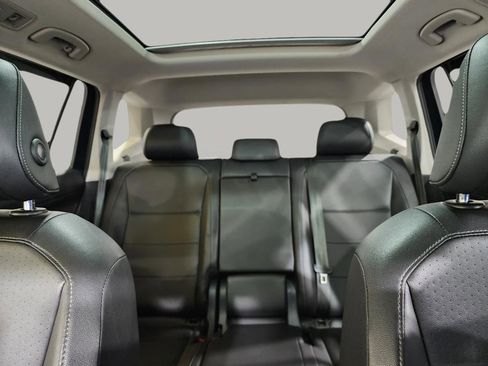 Used 2019 Volkswagen Tiguan SE w/ Panoramic Sunroof Package image 26