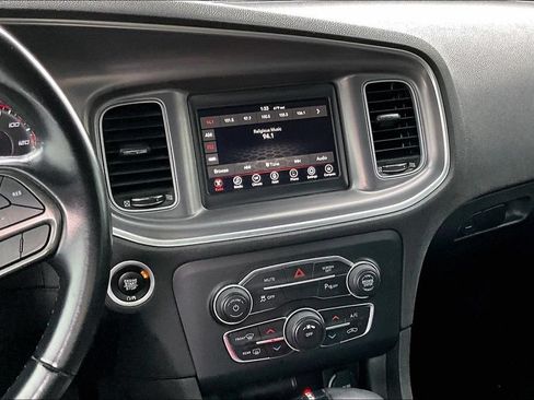 Used 2022 Dodge Charger SXT RWD image 6