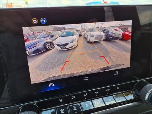 Used 2025 Chevrolet Colorado Trail Boss image 10