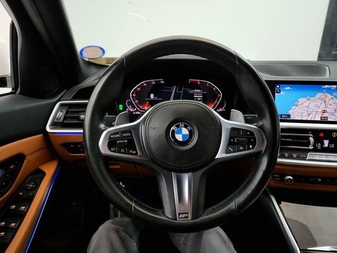 Used 2020 BMW 330i Sedan w/ M Sport Package RWD image 18