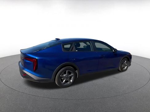 Used 2025 Kia K4 LXS image 14