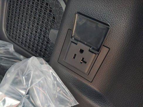 New 2026 Toyota 4Runner 4WD image 12