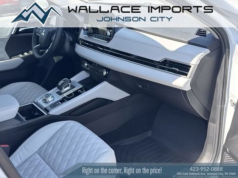Used 2023 Mitsubishi Outlander SEL AWD/4WD image 29