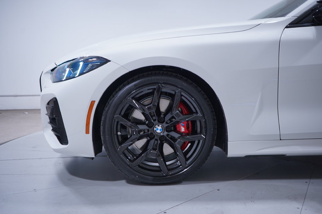 Used 2026 BMW M440i Coupe w/ Shadowloine Package RWD image 2