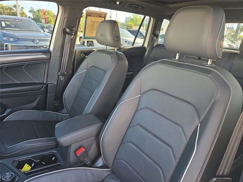 Used 2023 Volkswagen Tiguan SEL R-Line image 15