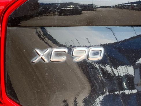 Used 2020 Volvo XC90 T5 Momentum w/ Protection Package Premier FWD image 31