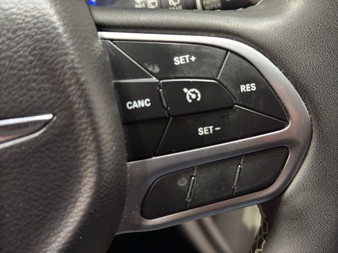 Used 2024 Chrysler Voyager LX image 28