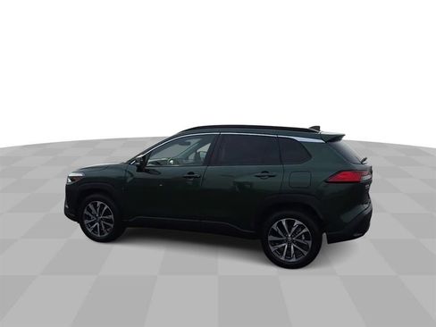 Used 2023 Toyota Corolla Cross XLE w/ Convenience Package image 6