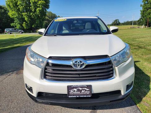 Used 2014 Toyota Highlander XLE AWD/4WD image 3