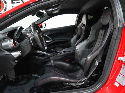 Used 2019 Ferrari 812 Superfast RWD image 8