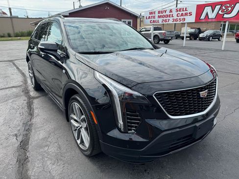 Used 2023 Cadillac XT4 Sport w/ Sun And Sound Package AWD/4WD image 3