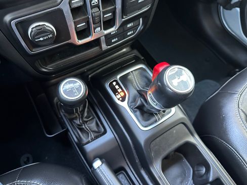 Used 2023 Jeep Wrangler Unlimited Sahara AWD/4WD image 22