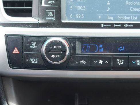 Used 2017 Toyota Highlander Limited w/ Carpet Mat Package FWD image 30