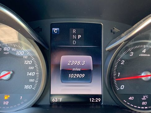 Used 2017 Mercedes-Benz GLC 300 4MATIC image 32