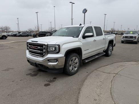 Used 2018 GMC Sierra 1500 SLT image 2