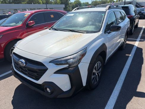Used 2023 Subaru Outback Premium AWD/4WD image 2