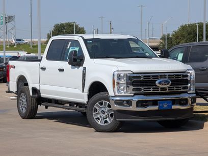 New 2025 Ford F250 XLT w/ FX4 Off-Road Package