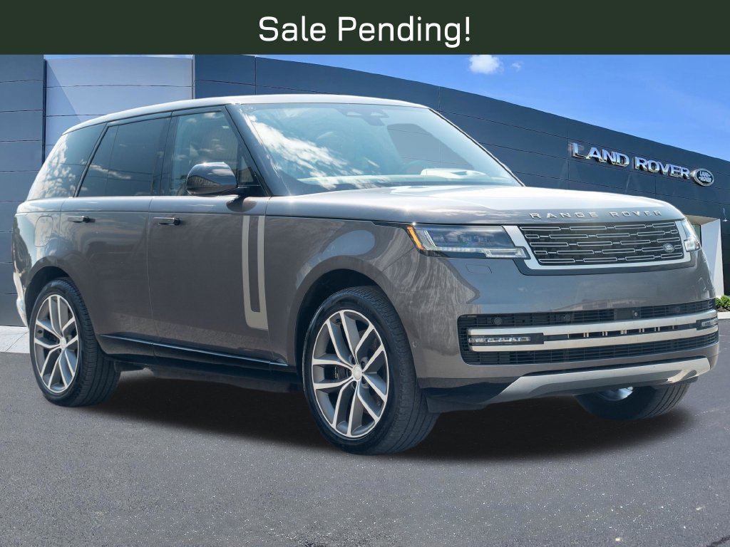 Certified 2025 Land Rover Range Rover SE AWD/4WD image 3
