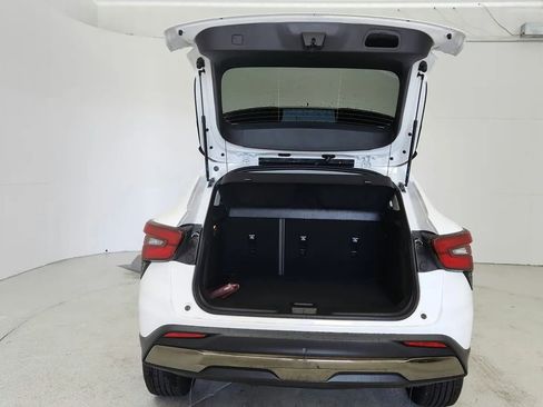 Used 2025 Chevrolet Trax ACTIV w/ Driver Confidence Package image 40