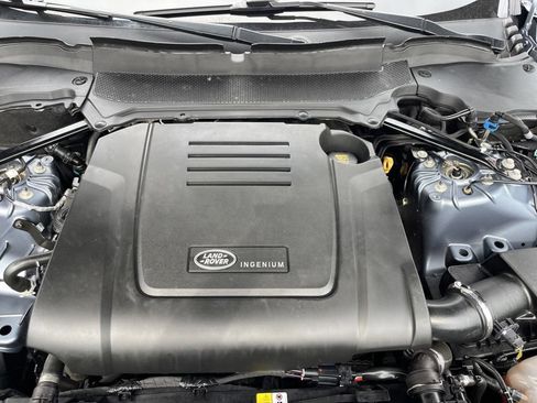 Used 2023 Land Rover Discovery S AWD/4WD image 33