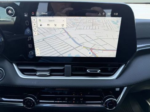 New 2026 Chevrolet Equinox LT w/ Safety and Technology Package FWD image 21