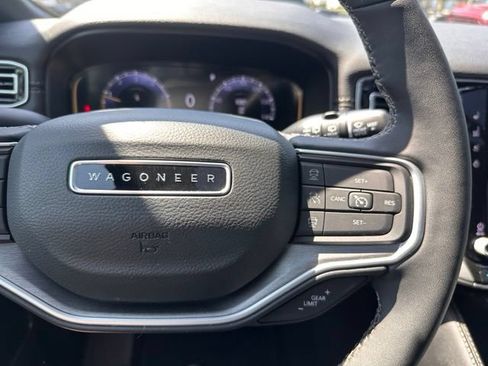 Used 2025 Jeep Wagoneer Series III w/ Premium Group I AWD/4WD image 21