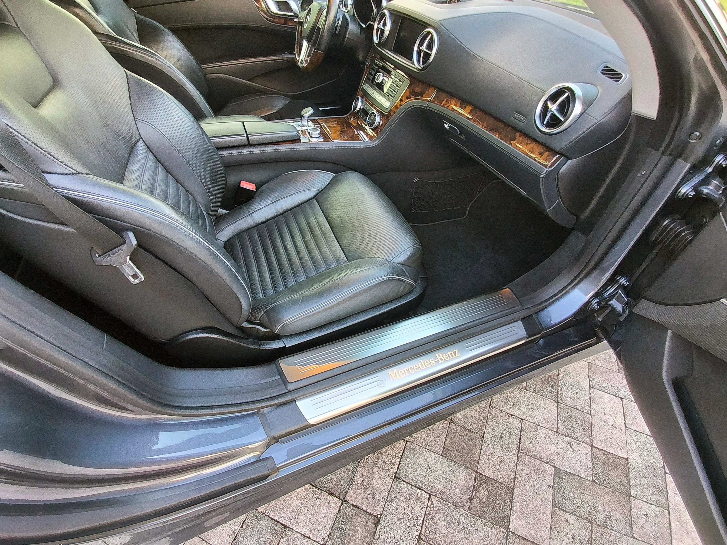 Used 2014 Mercedes-Benz SL 550 image 44