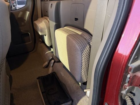 Used 2013 Nissan Frontier SV image 6