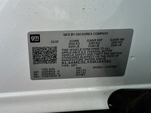 Used 2025 Buick Encore GX Preferred AWD/4WD image 12