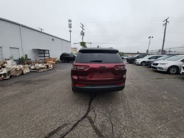 Used 2023 Jeep Grand Cherokee L Laredo AWD/4WD image 15