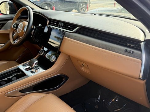 Used 2023 Jaguar F-PACE S AWD/4WD image 13