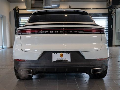 New 2025 Porsche Cayenne Coupe image 10