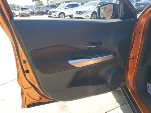 Used 2019 Nissan Kicks SR w/ Exterior Electronics Package FWD image 23