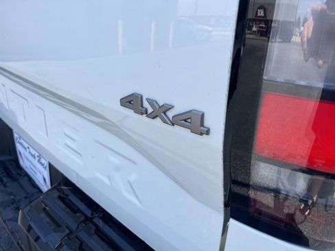 Used 2022 Nissan Frontier S w/ Technology Package image 11