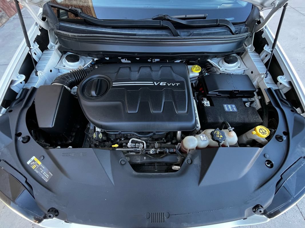 Used 2019 Jeep Cherokee Latitude Plus AWD/4WD image 29