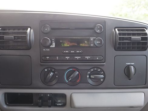 Used 2005 Ford F350 XL AWD/4WD image 32