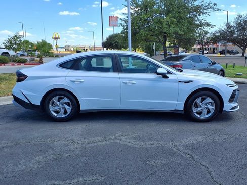 Used 2026 Hyundai Sonata SE FWD image 6